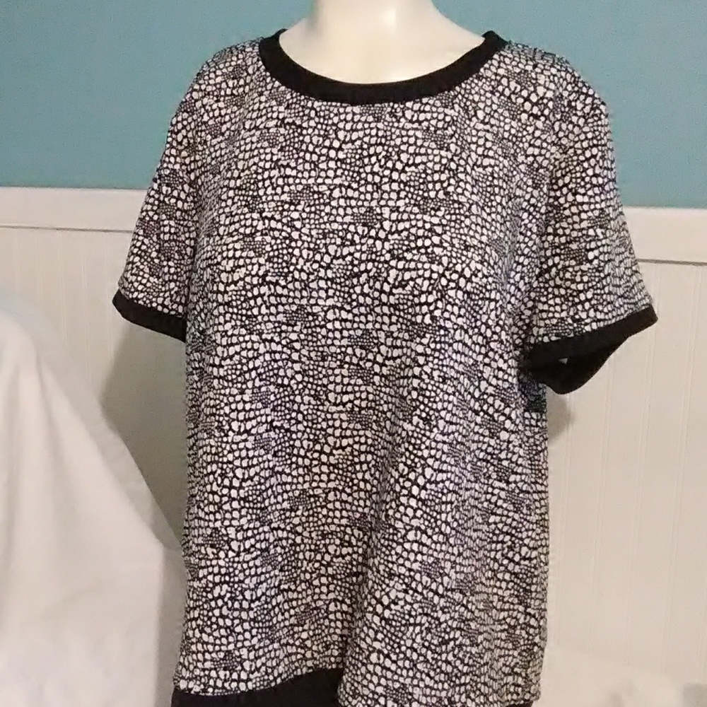 FINAL DROP! LIKE NEW Calvin Klein Shirt. Size XL